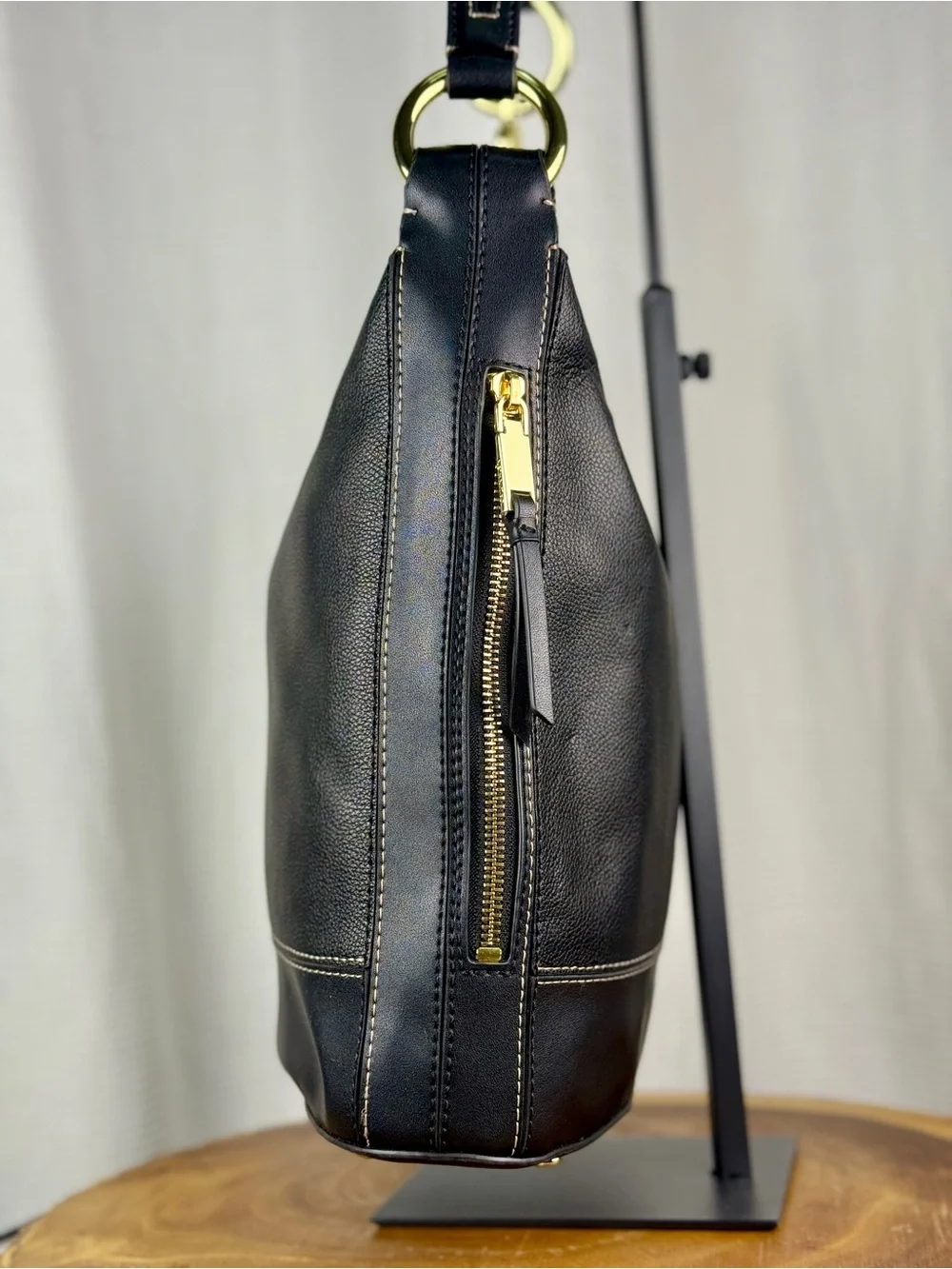 Calvin Klein Sophia Leather Hobo Shoulder Bag-Black & Gold Accent Chain EUC
